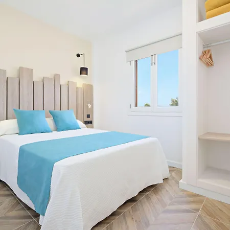 Azuline Sanso 3* サンタ・エウラリア・デス・リウ